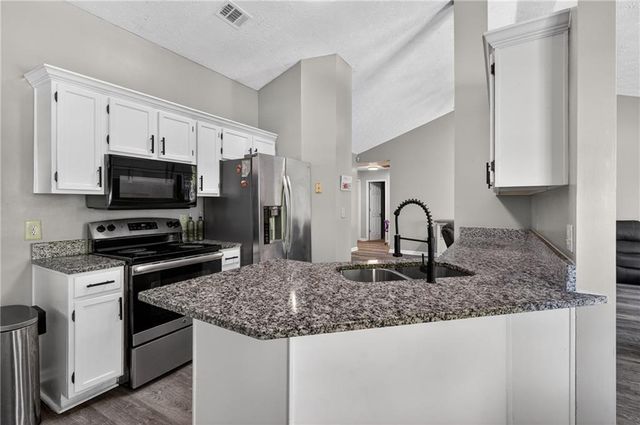 105 Prestwyck Oak Place, Lawrenceville, GA 30043
