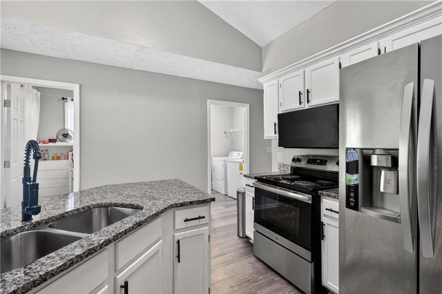 105 Prestwyck Oak Place, Lawrenceville, GA 30043