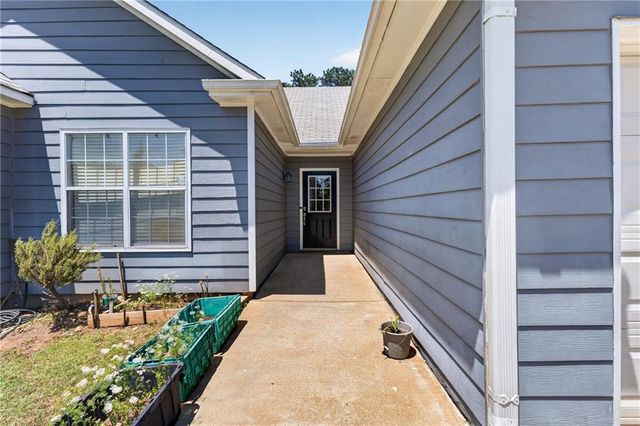 105 Prestwyck Oak Place, Lawrenceville, GA 30043