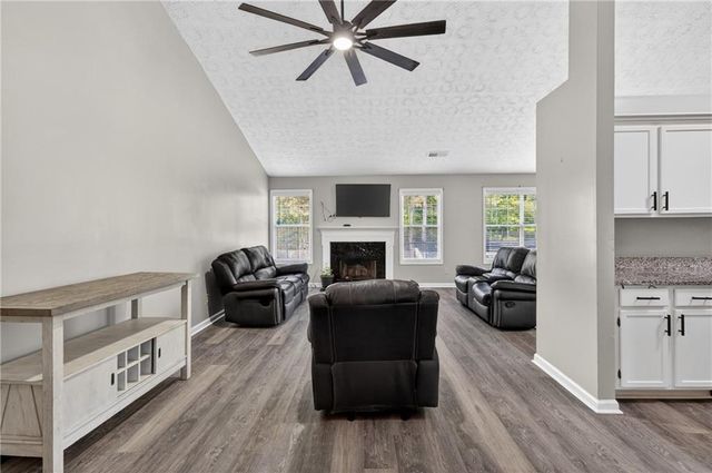 105 Prestwyck Oak Place, Lawrenceville, GA 30043