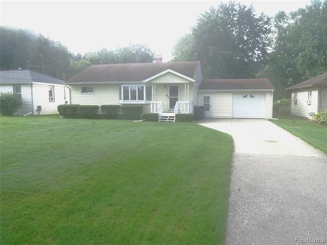 4694 King Road, Saginaw, MI 48601