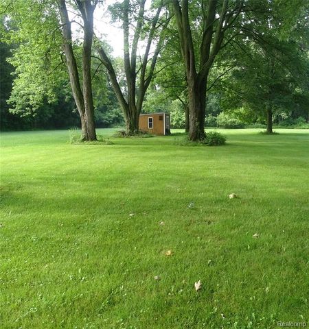 4694 King Road, Saginaw, MI 48601