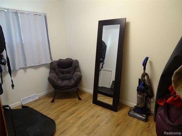 4694 King Road, Saginaw, MI 48601