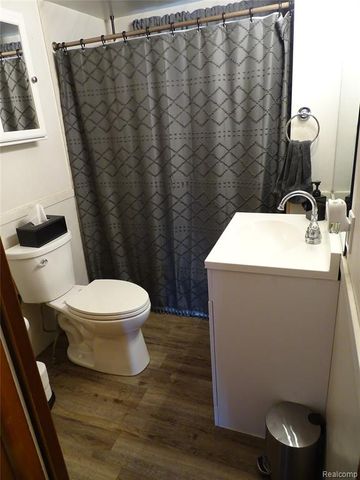 4694 King Road, Saginaw, MI 48601