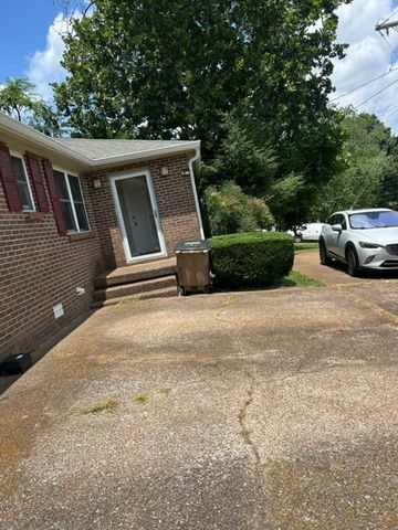 443 Cedarmont Dr, Nashville, TN 37211