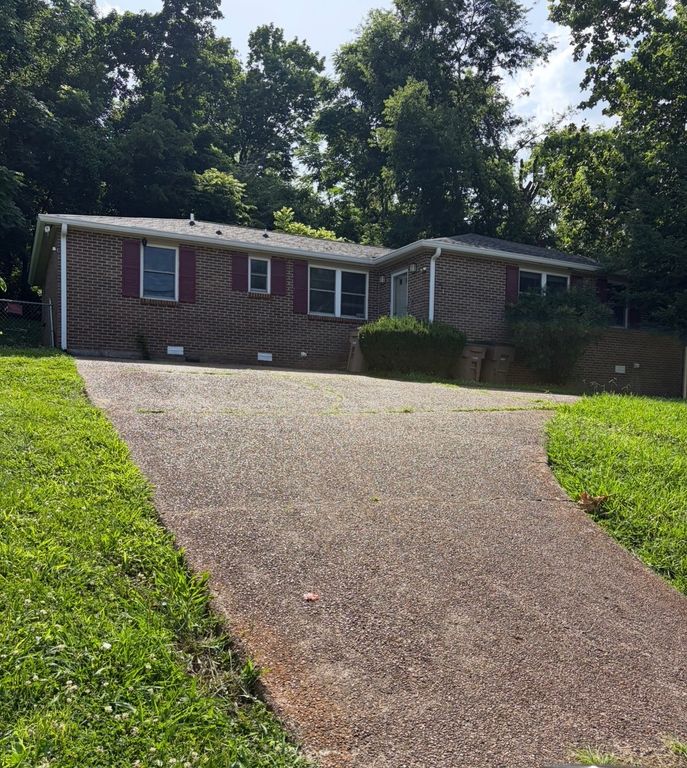 443 Cedarmont Dr, Nashville, TN 37211