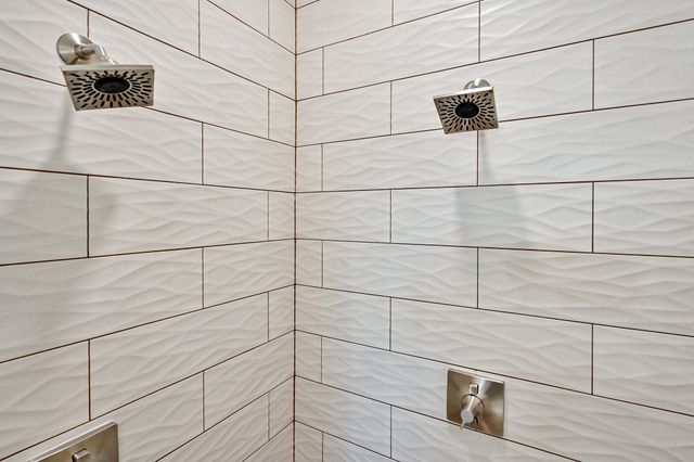 811 Mallard Pointe Drive, Grand Prairie, TX 75104