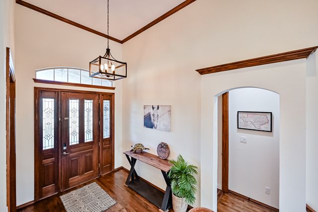 811 Mallard Pointe Drive, Grand Prairie, TX 75104