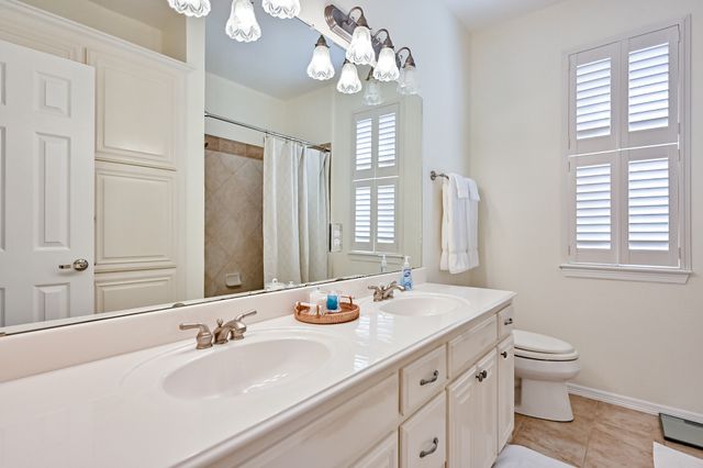 811 Mallard Pointe Drive, Grand Prairie, TX 75104