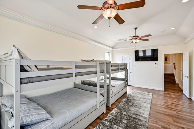 811 Mallard Pointe Drive, Grand Prairie, TX 75104