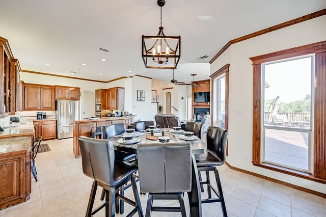 811 Mallard Pointe Drive, Grand Prairie, TX 75104