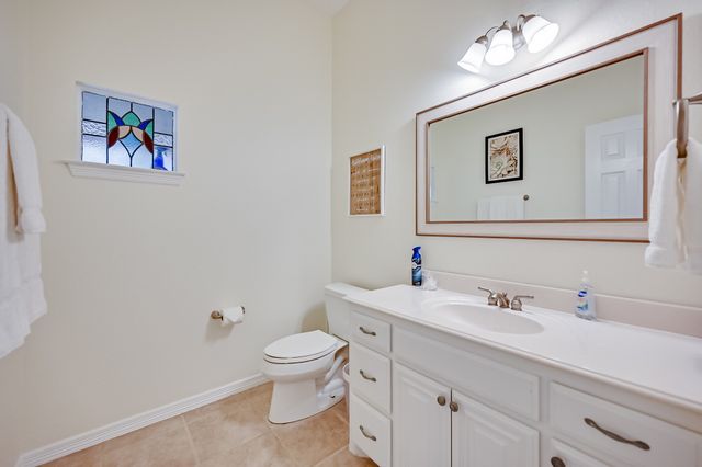 811 Mallard Pointe Drive, Grand Prairie, TX 75104