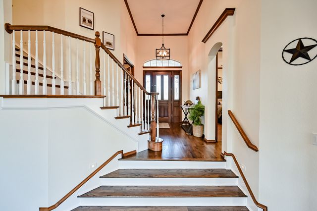 811 Mallard Pointe Drive, Grand Prairie, TX 75104