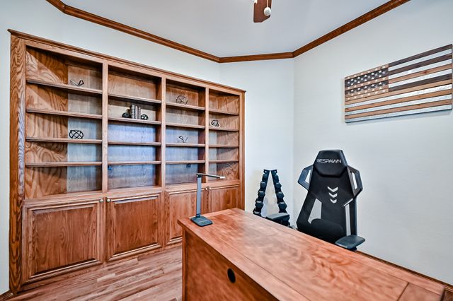 811 Mallard Pointe Drive, Grand Prairie, TX 75104