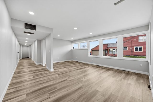 4245 1st Avenue SE B, Cedar Rapids, IA 52402