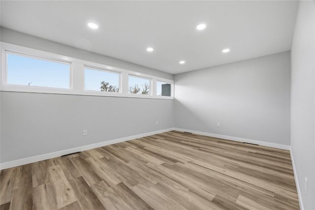 4245 1st Avenue SE B, Cedar Rapids, IA 52402