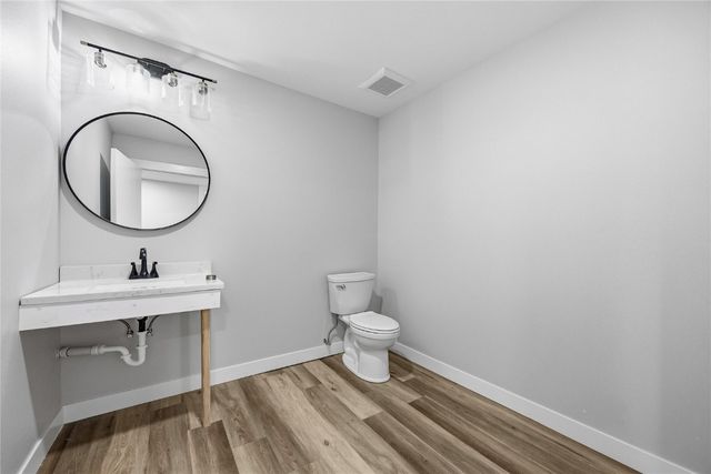 4245 1st Avenue SE B, Cedar Rapids, IA 52402