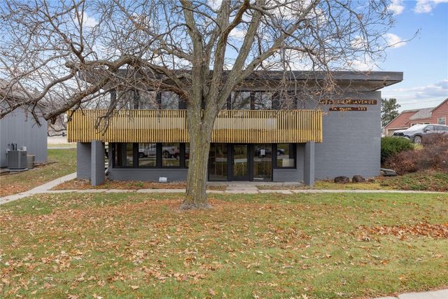 4245 1st Avenue SE B, Cedar Rapids, IA 52402