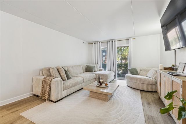 13933 James Drive 816, Crestwood, IL 60418