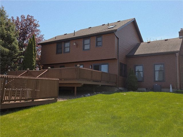 70 Crestway Lane, Greece, NY 14612