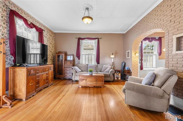 913 W Main Street, Collinsville, IL 62234