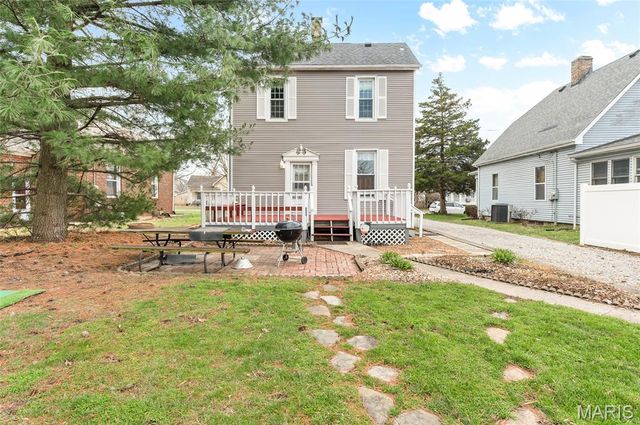 913 W Main Street, Collinsville, IL 62234