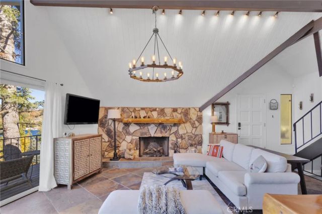 28919 Palisades, Lake Arrowhead, CA 92352