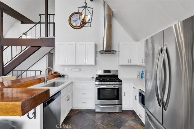 28919 Palisades, Lake Arrowhead, CA 92352