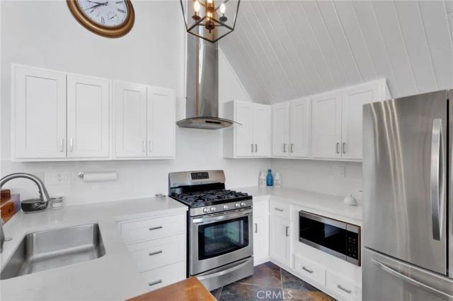 28919 Palisades, Lake Arrowhead, CA 92352