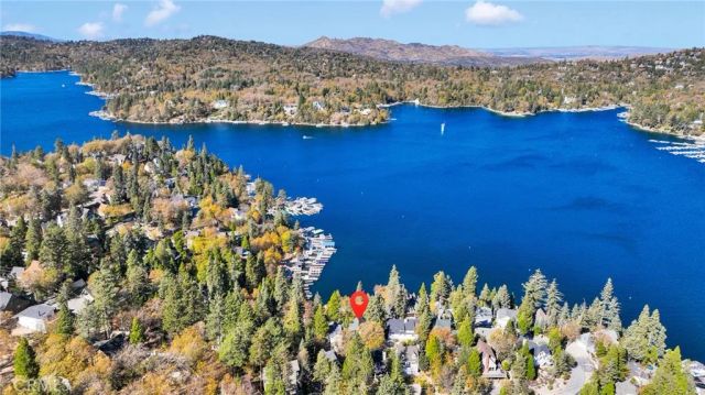 28919 Palisades, Lake Arrowhead, CA 92352