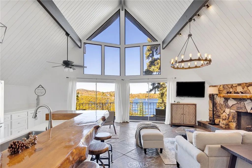 28919 Palisades, Lake Arrowhead, CA 92352