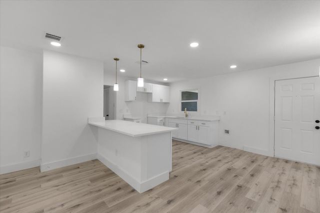 4343 Vanette Lane, Dallas, TX 75216