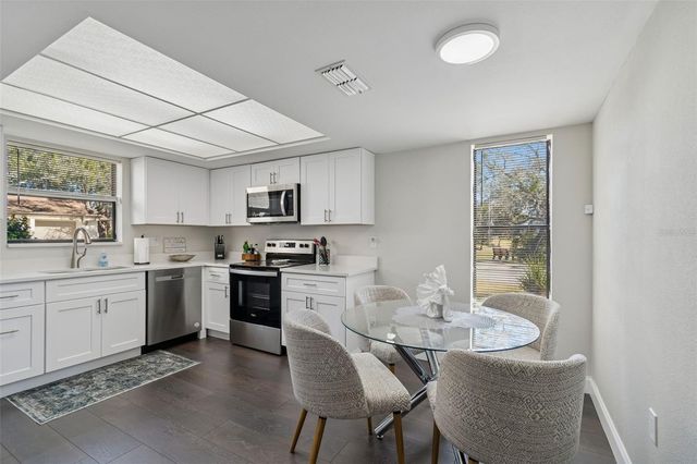 2501 OAK CIRCLE 2501, Tarpon Springs, FL 34689