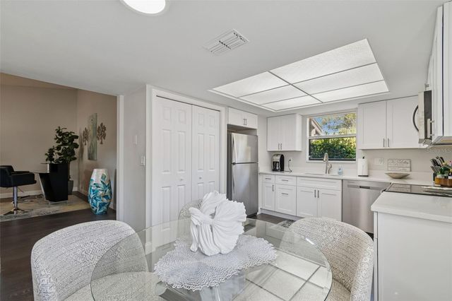 2501 OAK CIRCLE 2501, Tarpon Springs, FL 34689