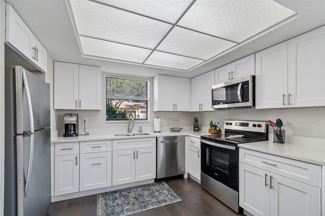 2501 OAK CIRCLE 2501, Tarpon Springs, FL 34689