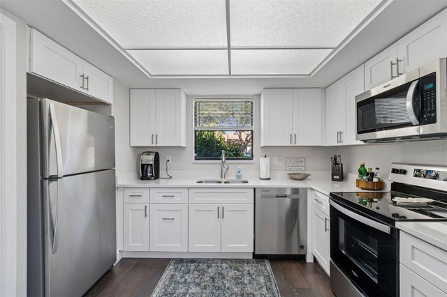 2501 OAK CIRCLE 2501, Tarpon Springs, FL 34689