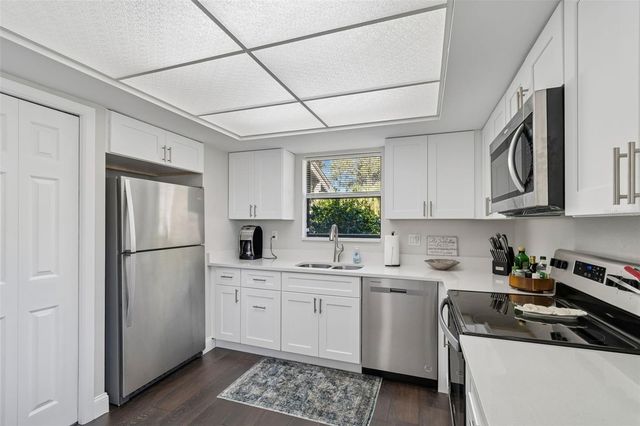 2501 OAK CIRCLE 2501, Tarpon Springs, FL 34689