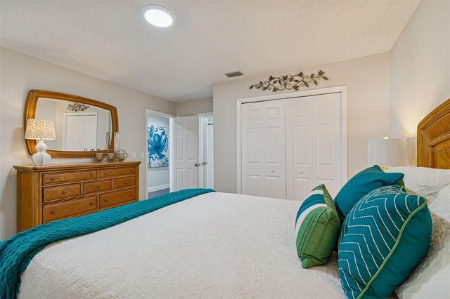 2501 OAK CIRCLE 2501, Tarpon Springs, FL 34689