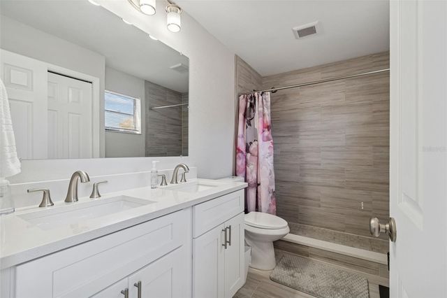 2501 OAK CIRCLE 2501, Tarpon Springs, FL 34689