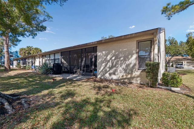 2501 OAK CIRCLE 2501, Tarpon Springs, FL 34689