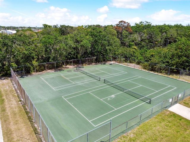 2501 OAK CIRCLE 2501, Tarpon Springs, FL 34689