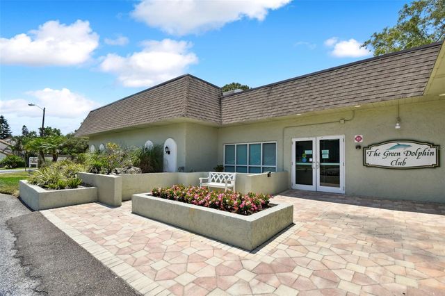 2501 OAK CIRCLE 2501, Tarpon Springs, FL 34689