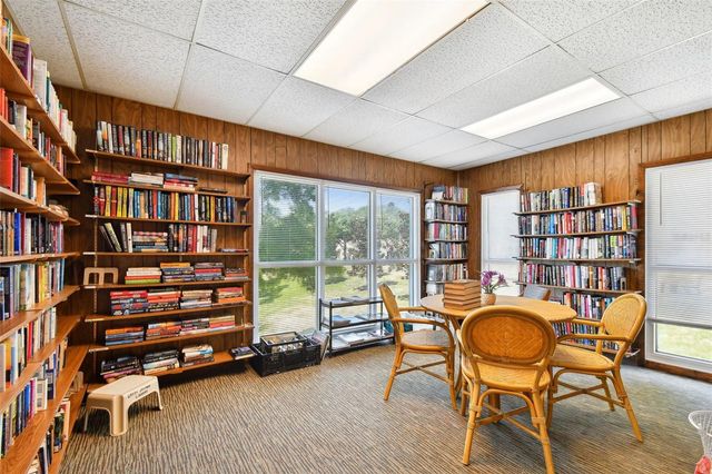 2501 OAK CIRCLE 2501, Tarpon Springs, FL 34689