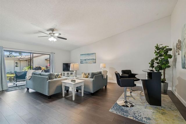 2501 OAK CIRCLE 2501, Tarpon Springs, FL 34689