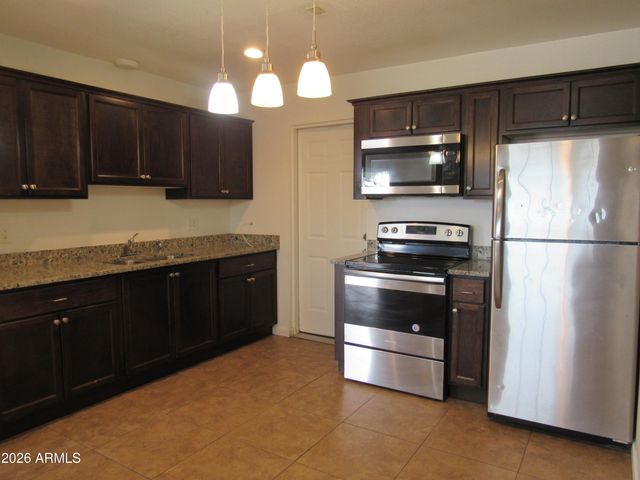 4624 S 19TH Avenue, Phoenix, AZ 85041