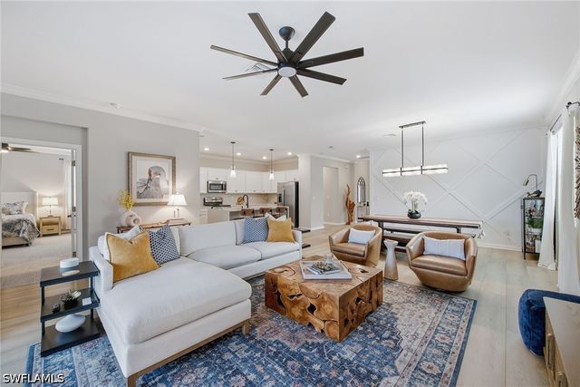 9396 Glenforest DR, Naples, FL 34120