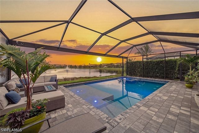 9396 Glenforest DR, Naples, FL 34120