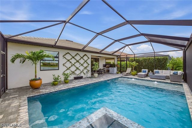 9396 Glenforest DR, Naples, FL 34120