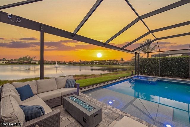 9396 Glenforest DR, Naples, FL 34120