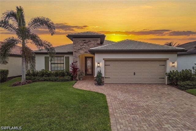 9396 Glenforest DR, Naples, FL 34120